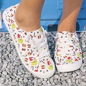 Grinch tennis shoes women’s size 11